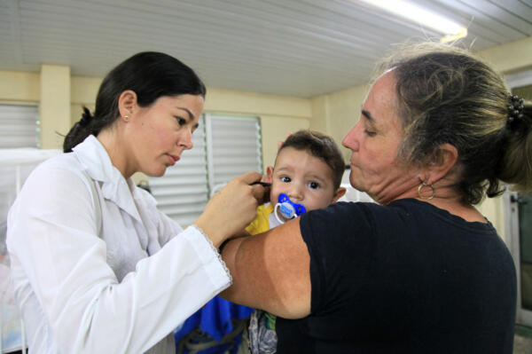 Las dinámicas ante estados febriles cobran matices en el pediátrico provincial.. Foto: Oscar Alfonso Sosa.