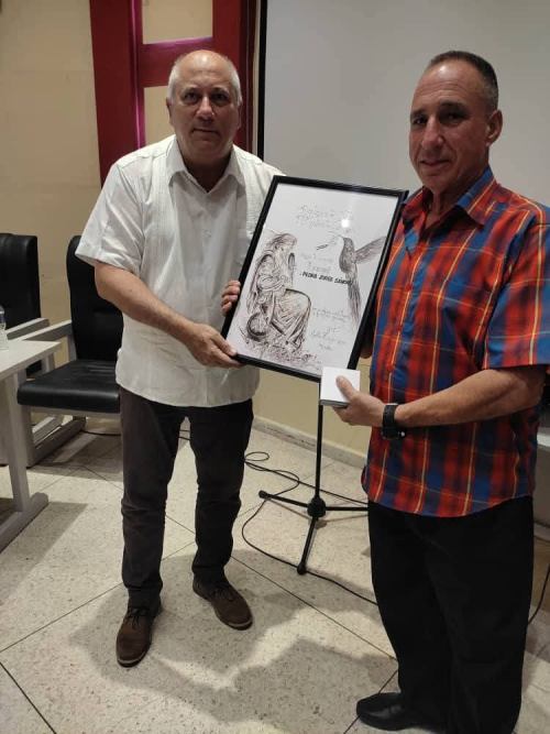 Sistema de Casas de Cultura distingue a promotor espirituano