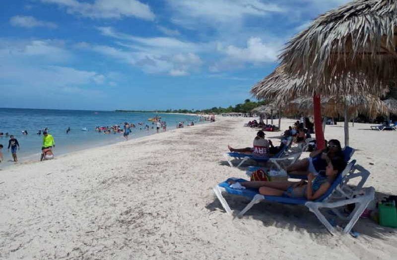 Se despide este sábado el verano 2023 en las arenas de la playa Ancón