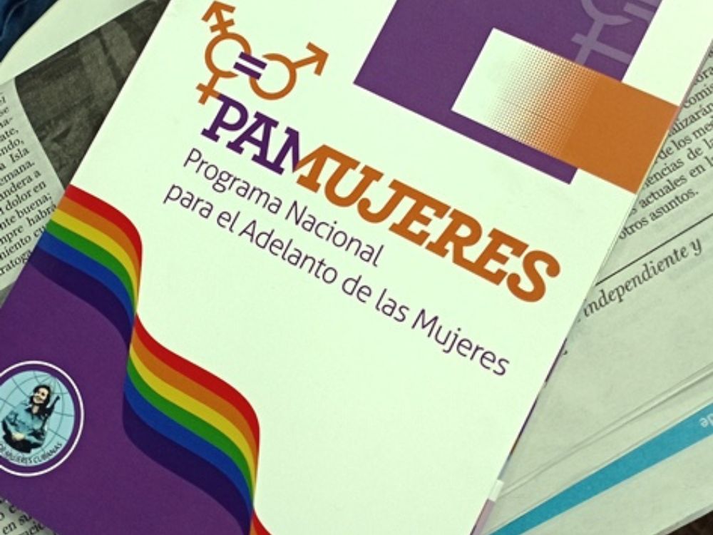 Féminas del sector tabacalero revisan programa de adelanto de la mujer en Yaguajay