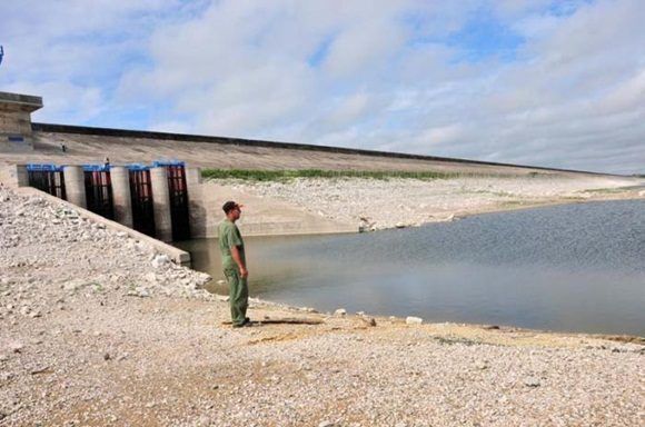 Presa Zaza determina bajo nivel de los embalses espirituanos