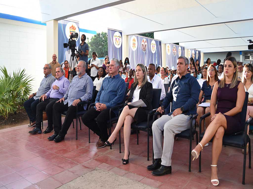 Participó presidente de Cuba en acto por inicio del curso escolar (+Fotos)