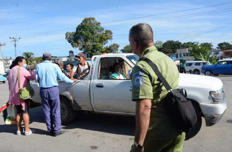 Inspectores del transporte fiscalizan vías y puntos de embarque