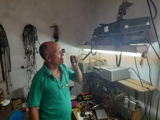 Radioaficionados espirituanos experimentan con la transferencia inalámbrica