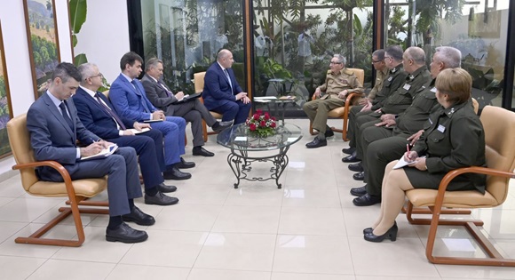 Recibió Raúl Castro al Ministro de Situaciones de Emergencias de la Federación de Rusia
