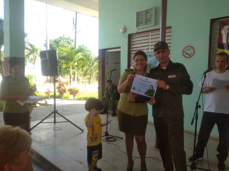 Combatientes del Ministerio del Interior en Cabaiguán rinden tributo a Fidel