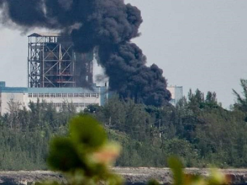 Controlado pero no extinguido incendio en termoléctrica en Cuba