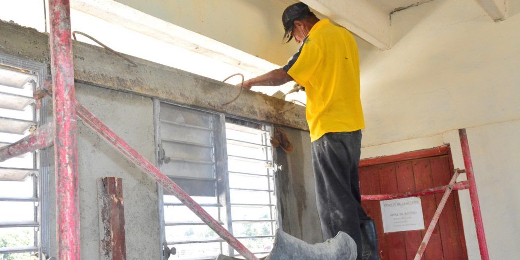 Prosiguen faenas constructivas en escuelas espirituanas