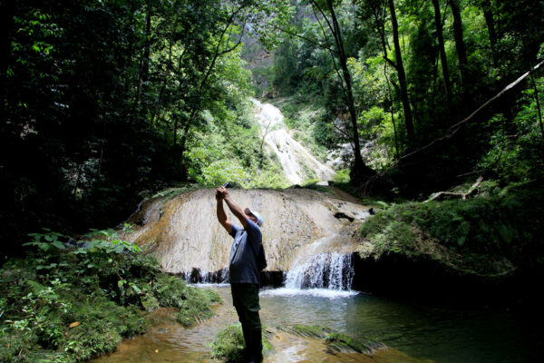 Hermosas cascadas matizan los escenarios de la Reserva. Foto: Oscar Alfonso Sosa.