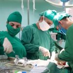 Urólogos espirituanos salvan aparato genital a un joven de 22 años (+ video)