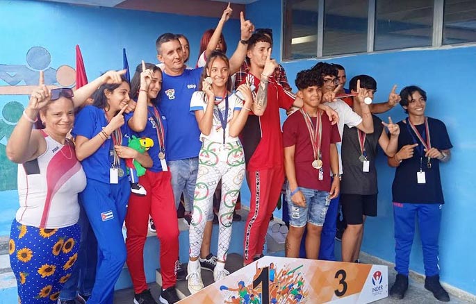 Tiro deportivo escolar de Sancti Spíritus en la cima de Cuba