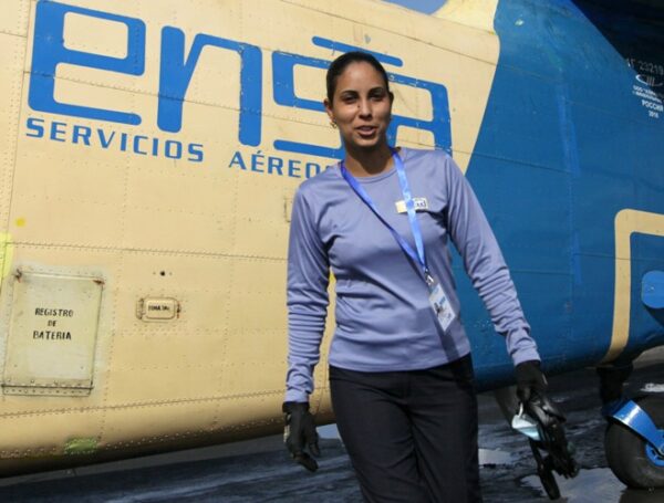 En la aviación, las mujeres también cuentan como pilotos. Foto: Oscar Alfonso Sosa.
