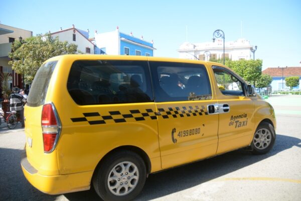 La vida cotidiana tiene la marcada presencia de los transportistas. Foto: Oscar Alfonso Sosa.