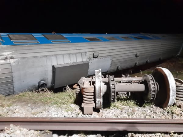 Sin fallecidos ni heridos graves tras descarrilamiento de tren en Camagüey