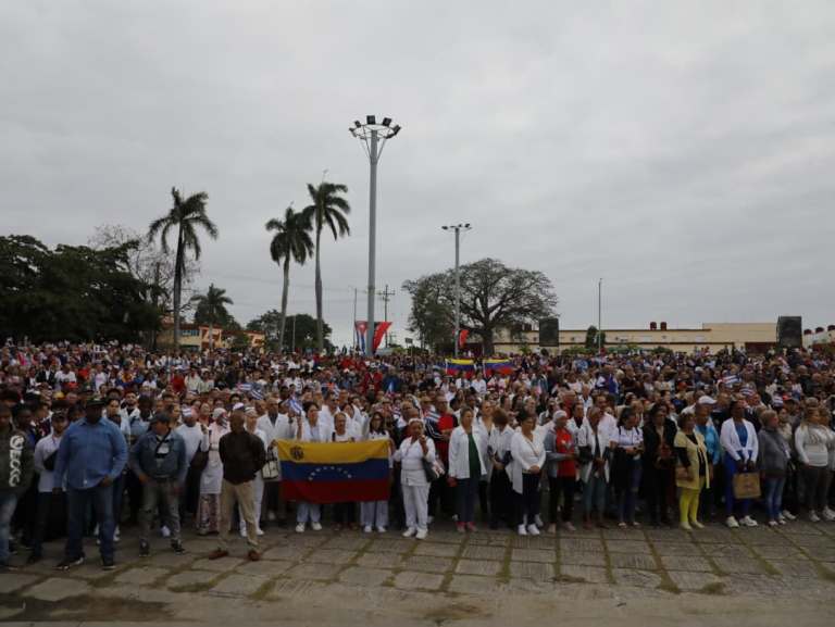 Pueblo espirituano rinde tributo a los caídos en Venezuela