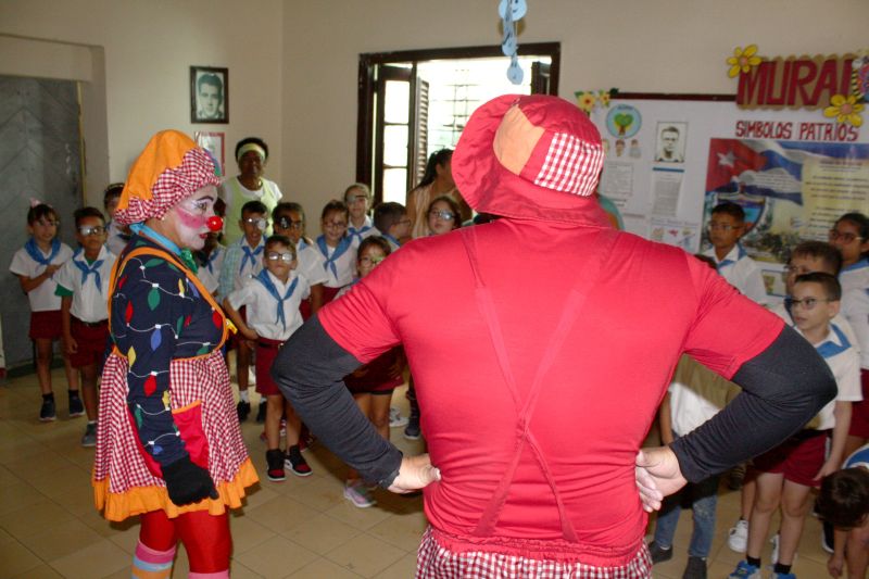 Tropa de Cambolo dejó huellas de alegría y arte en públicos espirituanos