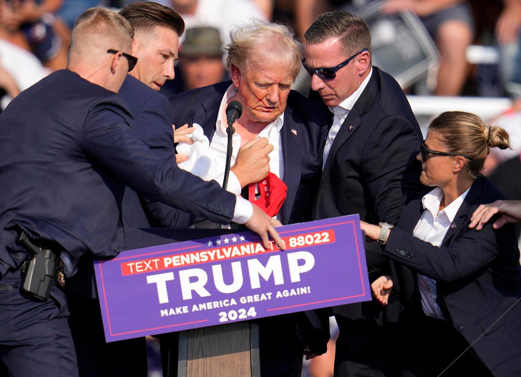 Alcanzado Trump por un disparo durante acto de campaña (+post y video)