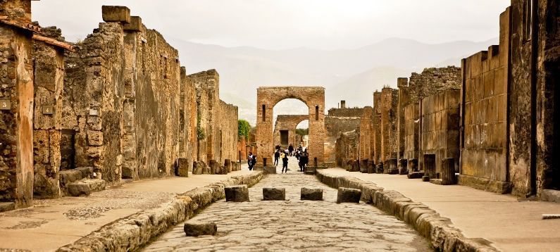 Pompeya: Ecos de un imperio en ruinas vivas