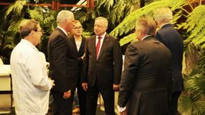 Recibe Díaz-Canel a gobernador de San Petersburgo