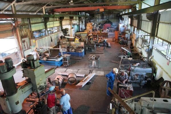 El taller de maquinado, vital para la vida de la zafra. Foto: Oscar Alfonso Sosa.